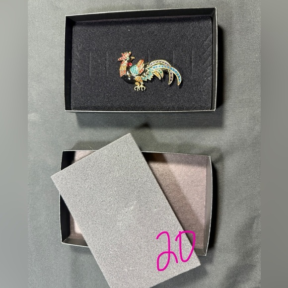 PRICE FIRM • NWOT Heidi Daus rooster brooch Chinese zodiac enamel Swarovski